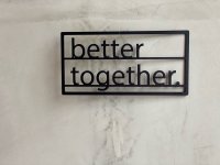 better together. FRAME Wanddeko aus Aluminium