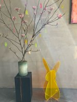 BUNNY TO GO Hase aus leuchtendem Acrylglas