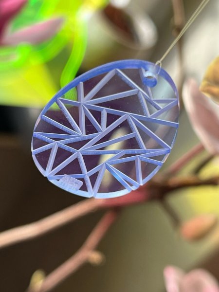 EGG GEO Anhänger aus leuchtendem Acrylglas